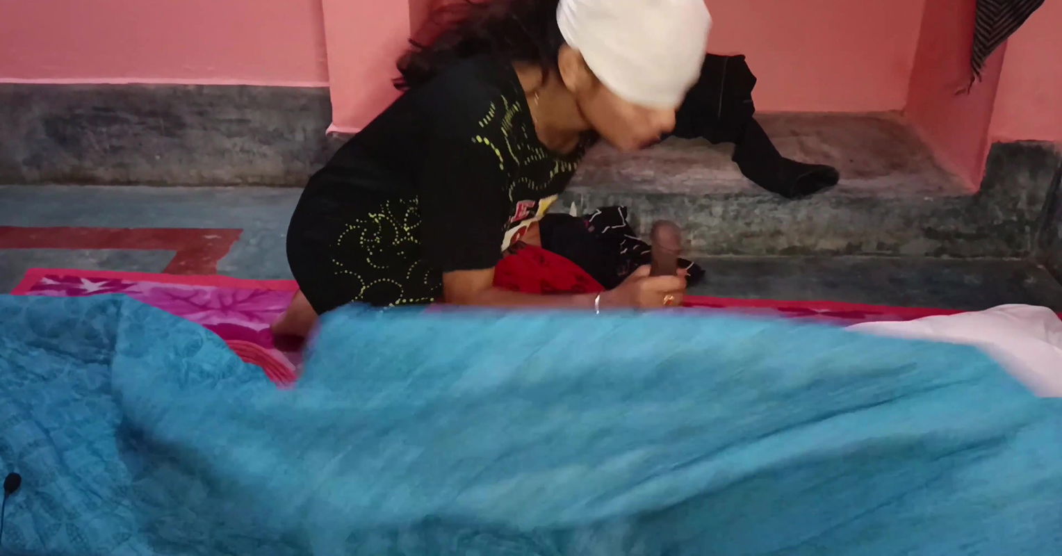 sexy Indian teen maid sucks cock in all Hindi dirty audio fuck