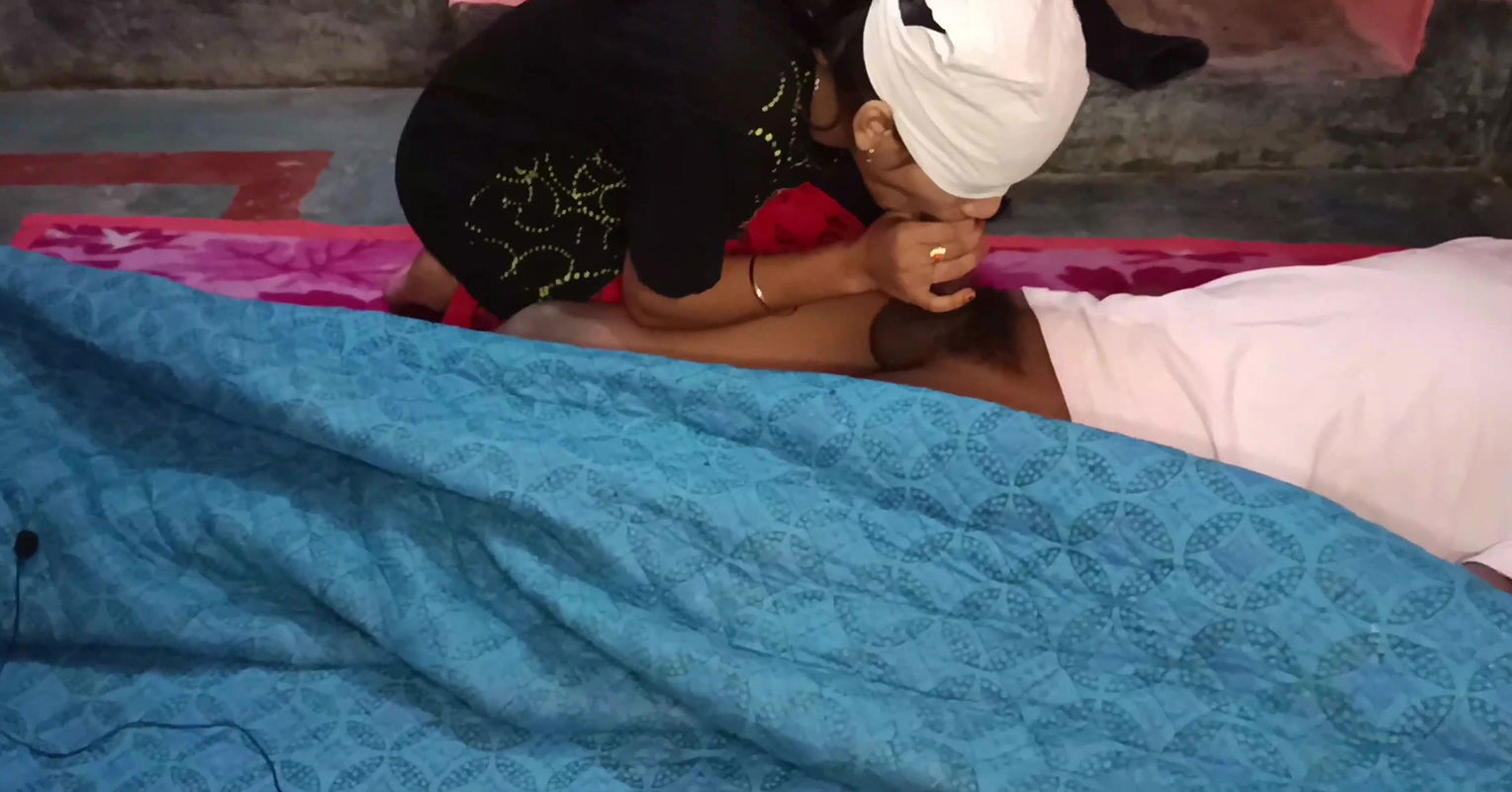 sexy Indian teen maid sucks cock in all Hindi dirty audio fuck