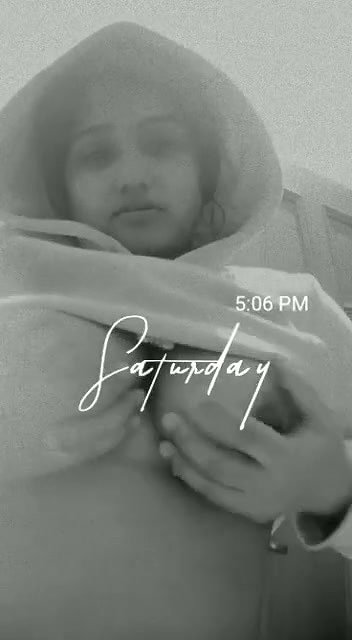 Cute Indian Girl Showing Her Huge Boobs on Snapchat