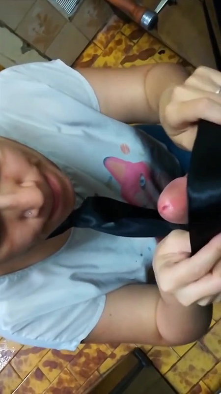 Super Cute Indian Babe Sucking Cock with Cumshot