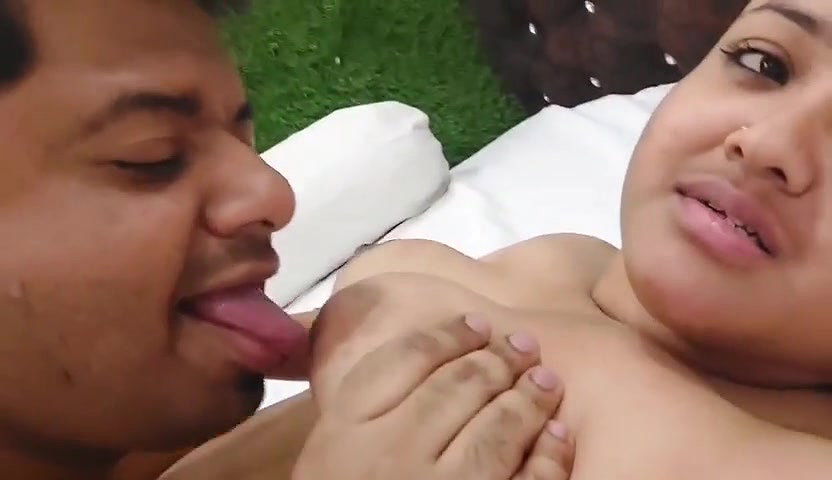 Desi Bitch Gets Her Big Boobs Sucked