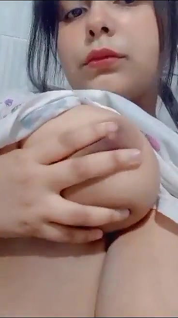 Big Boobs College Girl Showing Big Boobs  S