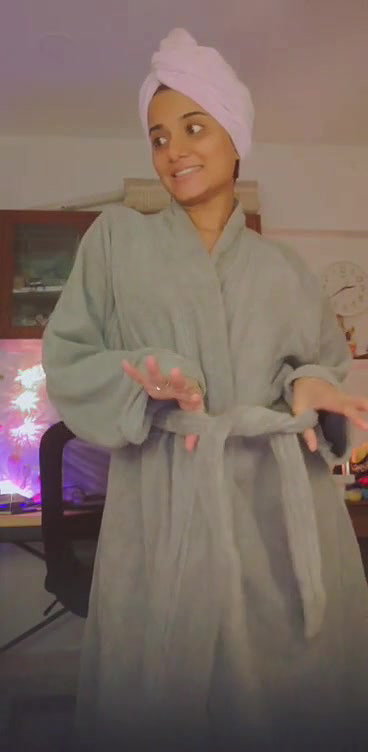 Smoking Hot Viral Desi Bitch Showing Her Sexy Body