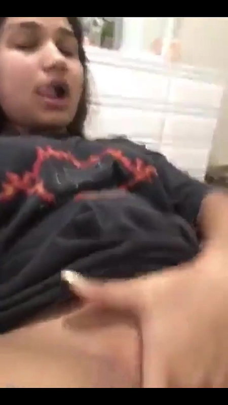 Horny Indian Bitch Fingering Her Desi Pussy Sexy Expressions