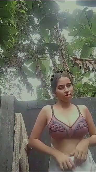 SEXY BUSTY VILLAGE GIRL SHOWING BIG ROUND HUGE BOOBIES DANCING NUDE OUTDOOR