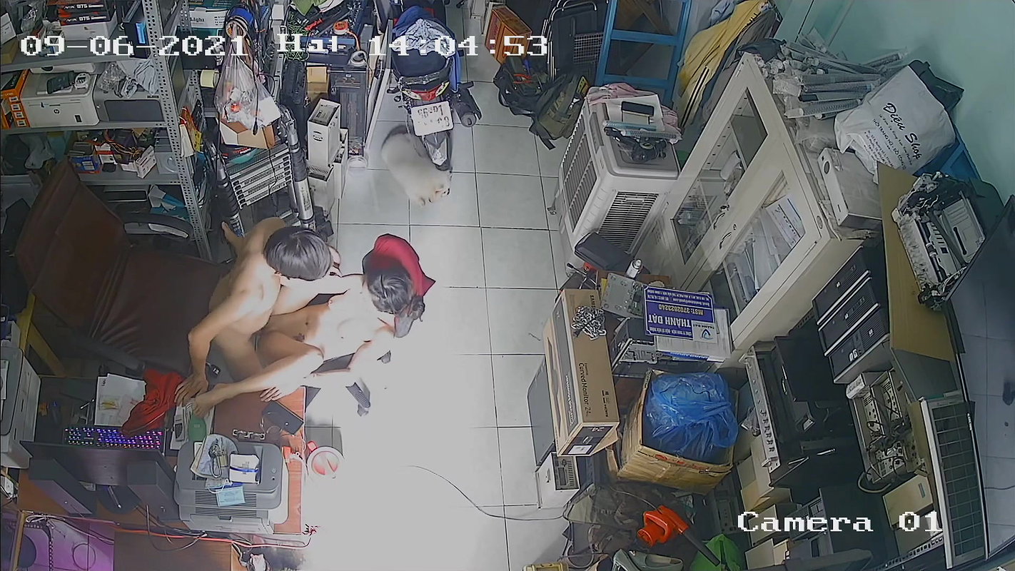 IPCAM couple fucking while working