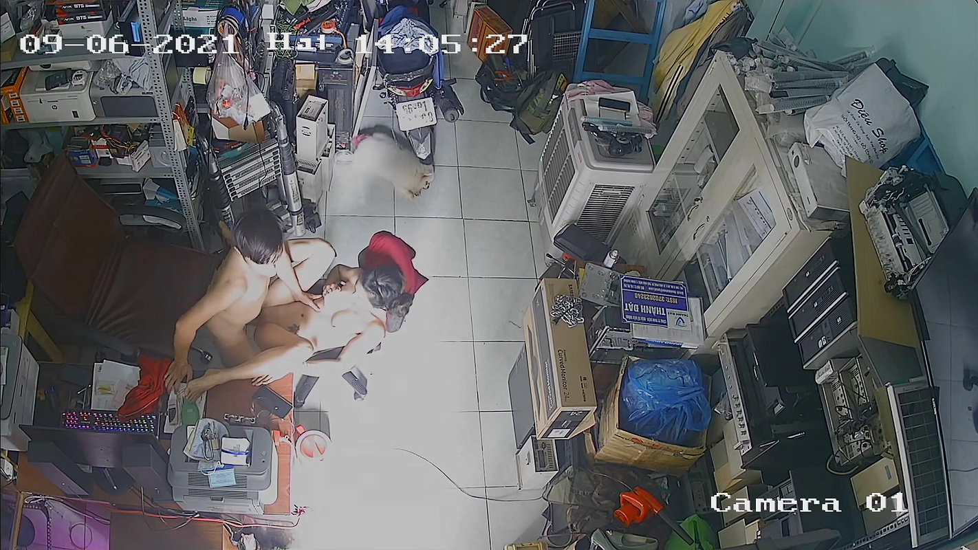 IPCAM couple fucking while working