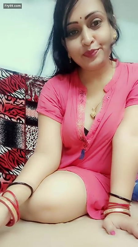 Deepika Bhabi…super hot tango live show