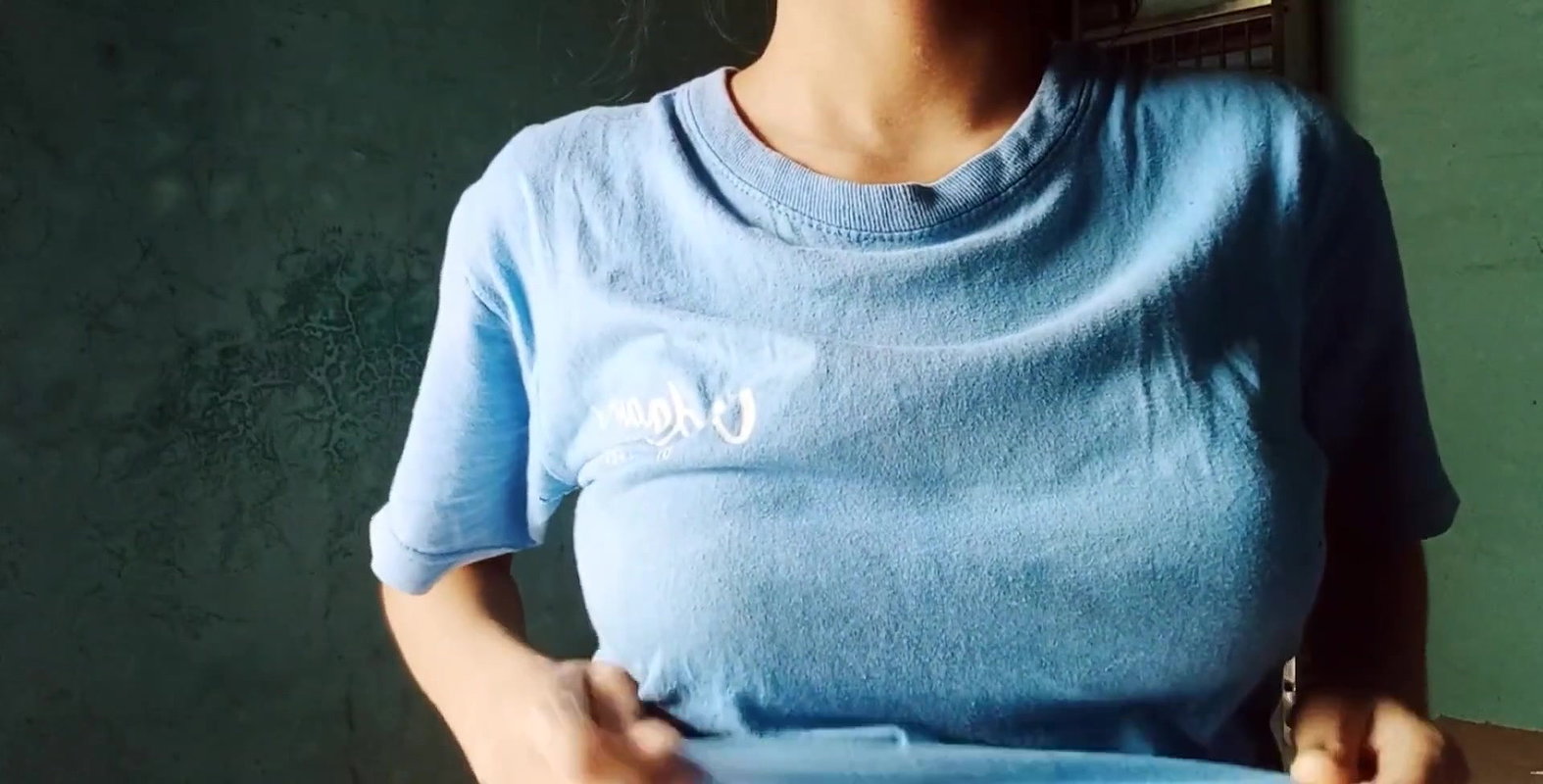 bra uthake boob dabayi