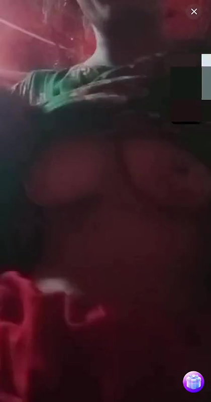 Bangladeshi girl showing her Boobs