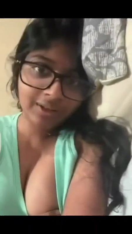 Cute Girlfriend Showing