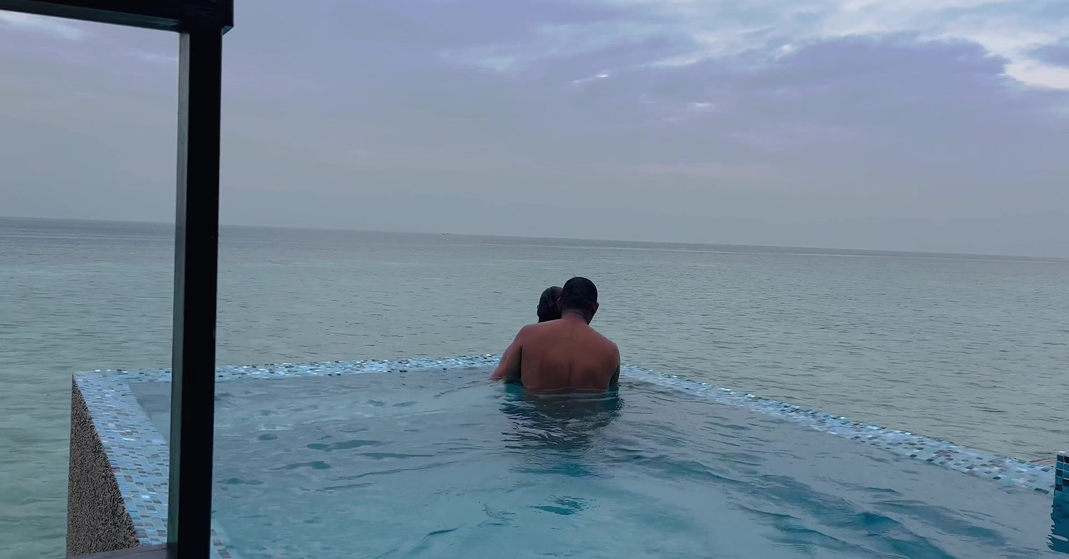 Swimming pool main gf ko choda