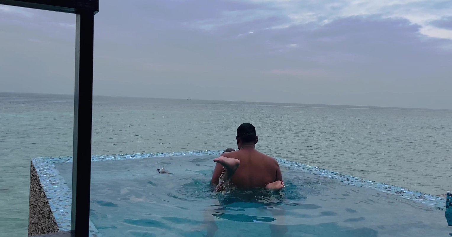 Swimming pool main gf ko choda