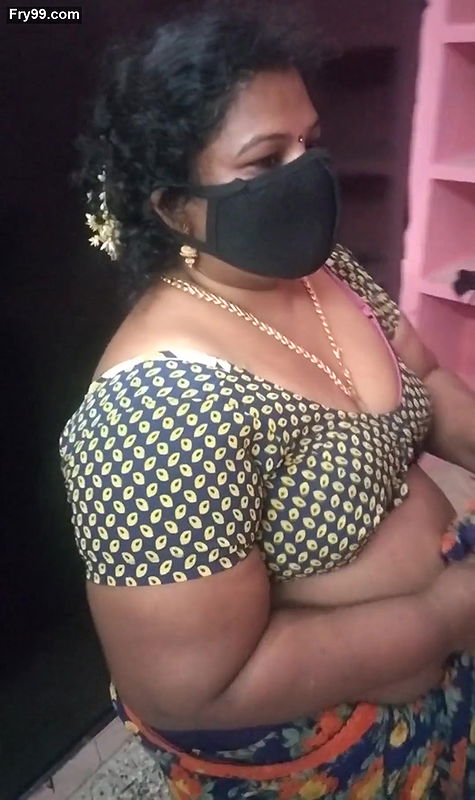 Tamil mallu aunty removing dress part 1