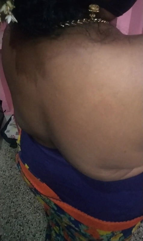 Tamil mallu aunty removing dress part 1