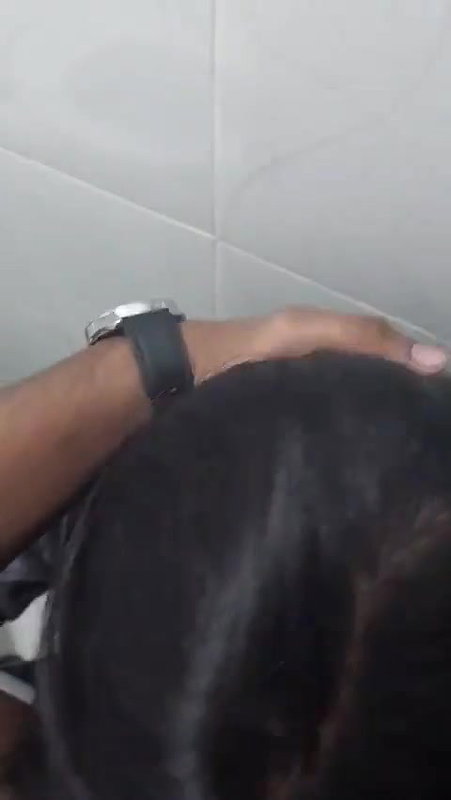 Hot Indian Teen Risky Blowjob in College Bathroom