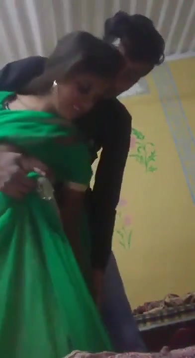 Bhabhi ki boobs daba kar gaand sahlane ki video