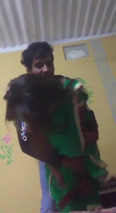 Bhabhi ki boobs daba kar gaand sahlane ki video