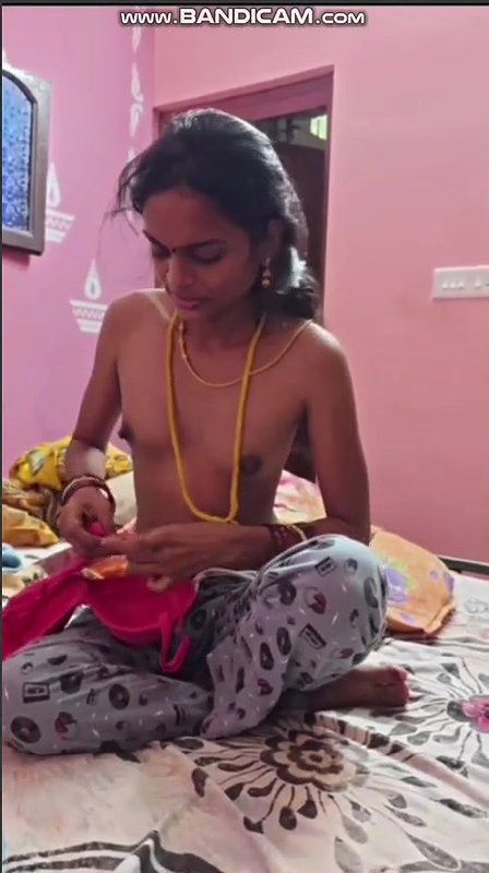 Newly married slim bhabhi wearing pink bra infront of hubby husband