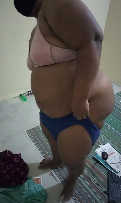 Wearing dress and hot structure body showing