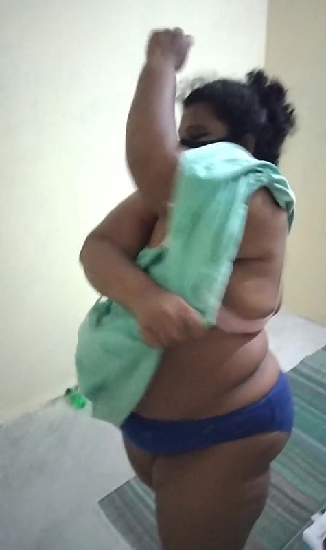 Wearing dress and hot structure body showing