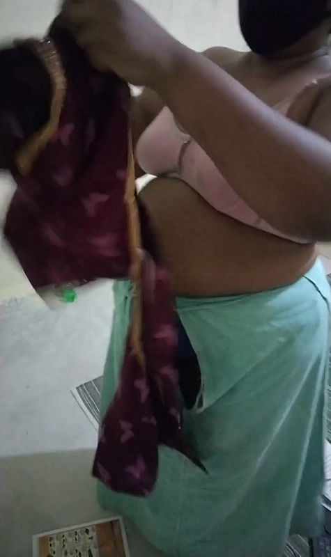 Wearing dress and hot structure body showing