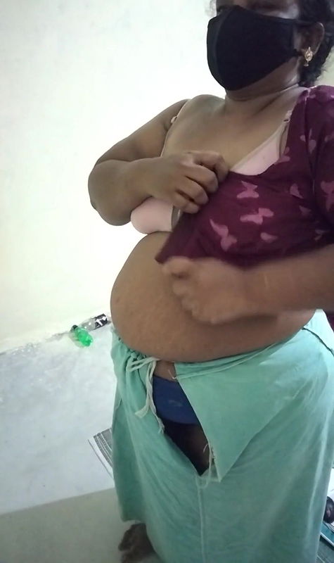 Wearing dress and hot structure body showing