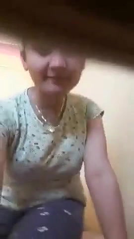 Bhabhi make nude video for BF during the period