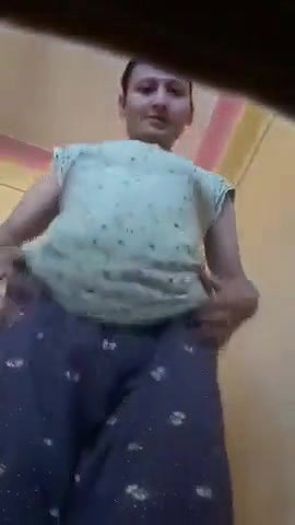 Bhabhi make nude video for BF during the period