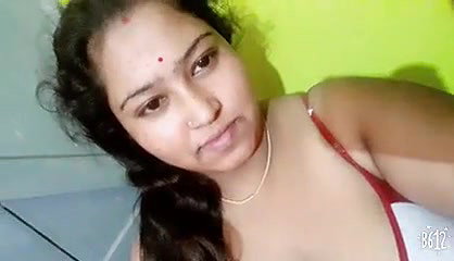 Booby Bhabhi showing her naked pussy