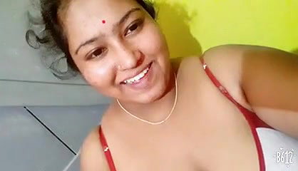 Booby Bhabhi showing her naked pussy