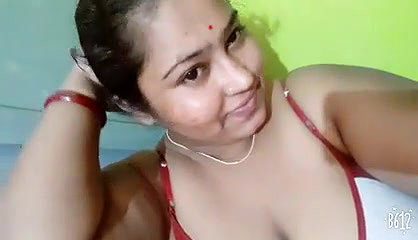 Booby Bhabhi showing her naked pussy