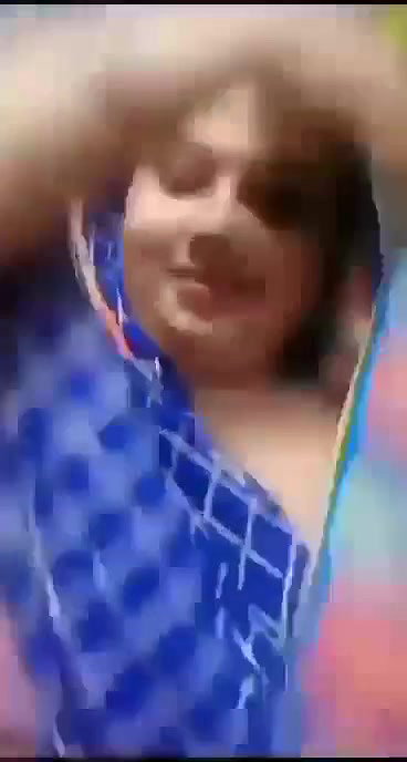 chubby village aunty showing muskmelon big boobs