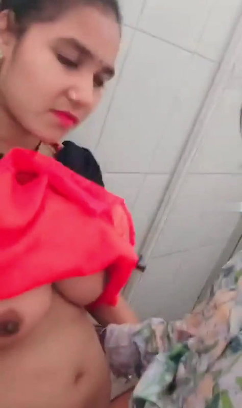 IT office colleague fucking in restroom viral xxx