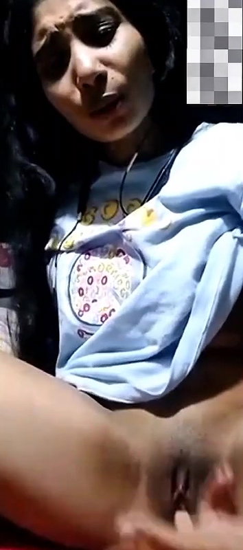 desi girl shaved pussy fingering with horny face
