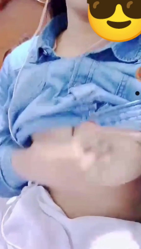 Bengali college girl shows big boobs on video call