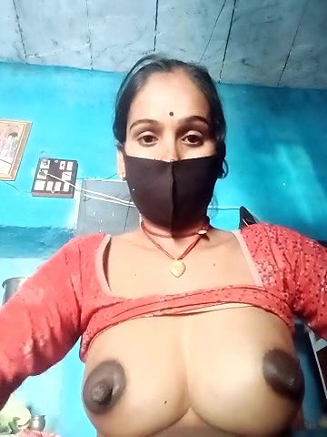 Nandani show her boobs