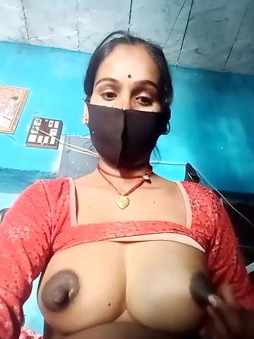 Nandani show her boobs