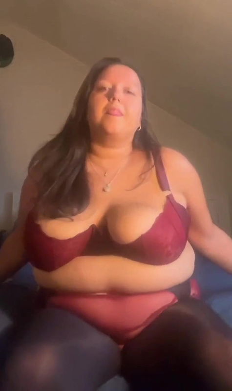 WildEnglishBBW Tease in red crouchless outfit