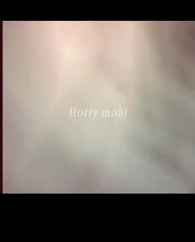 Young College girl shows her boobs to her boyfriend on WhatsApp call