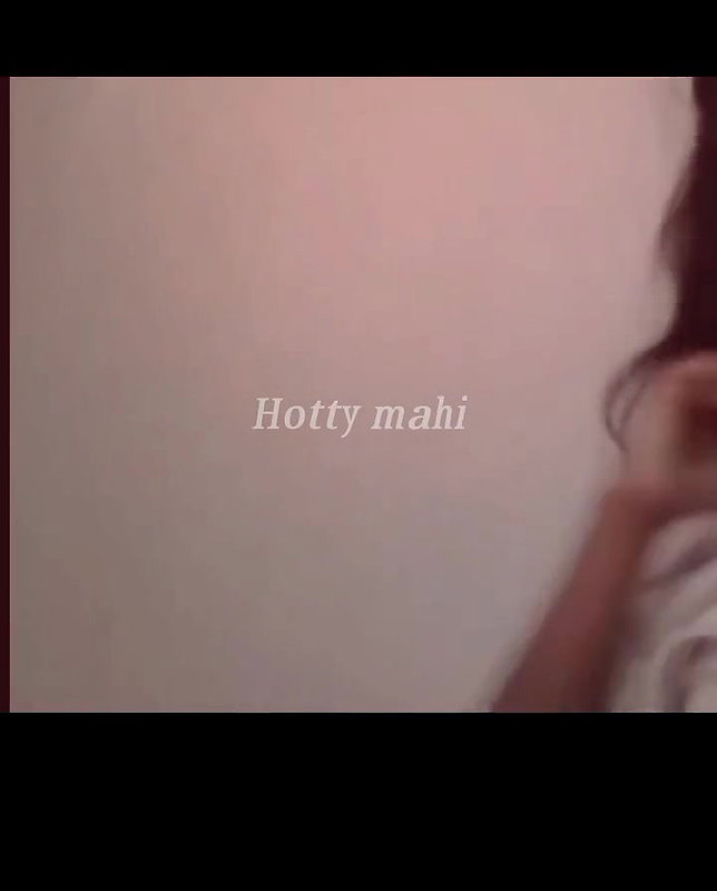 Young College girl shows her boobs to her boyfriend on WhatsApp call