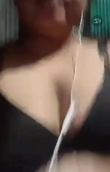 married bhabhi removing bra and showing big boobs