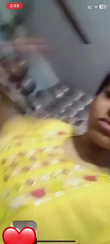 girlfriend tight pussy showing on video call to boyfriend