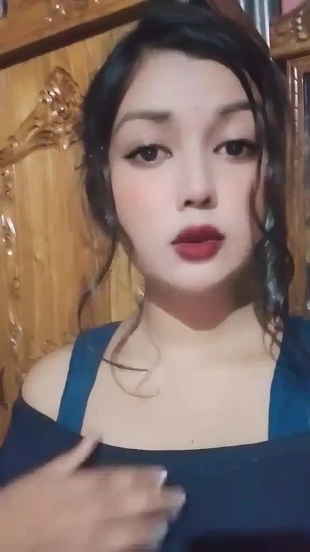 chubby Bangladeshi big boobs showing at night on live call