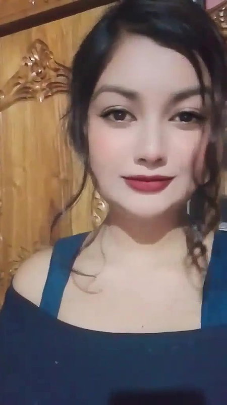 chubby Bangladeshi big boobs showing at night on live call