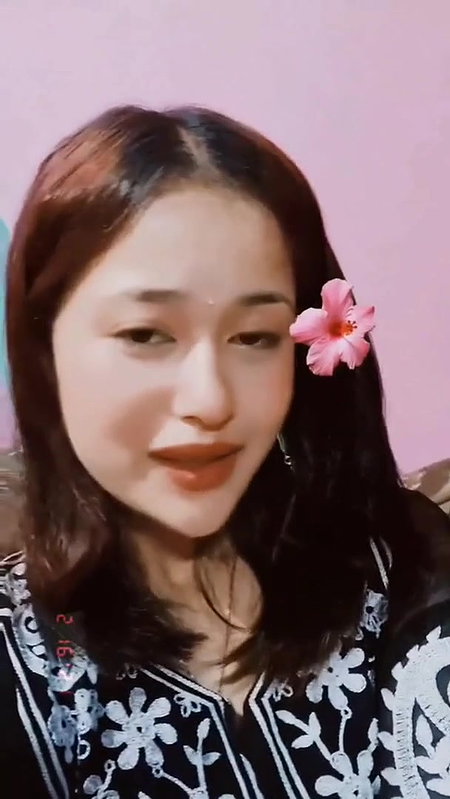 Nepali Babe showing