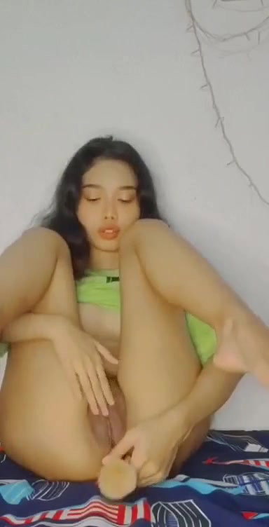 Super sexy indian girl pleasuring herself