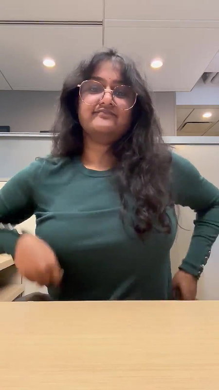 S24 camera capture sexy GF showing huge boobs viral selfie