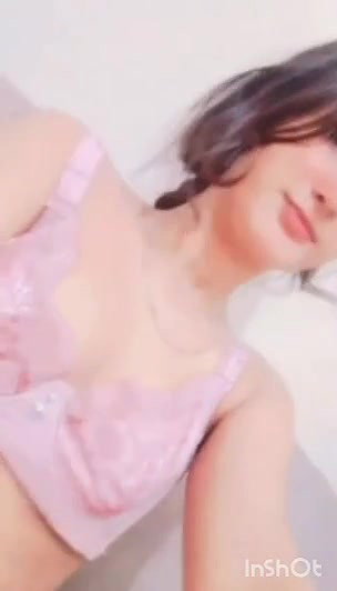 Girl pleasing to stop his bf