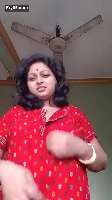 Desi village bhabi nice body